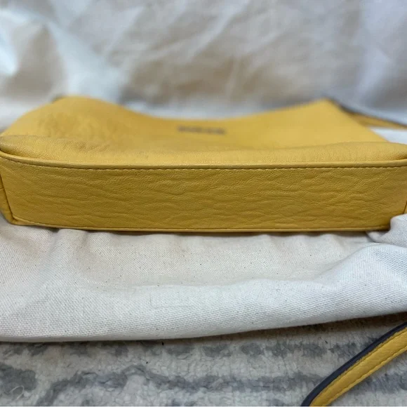 Beautiful Yellow Calvin Klein shoulder strap purse RN54163 CA57151 - Picture 8 of 8